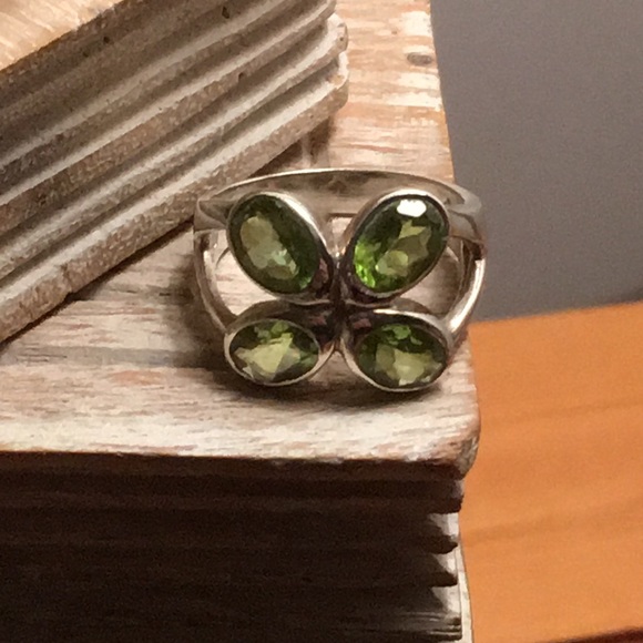 Peridot Arya Ring 🌿 - Picture 8 of 8